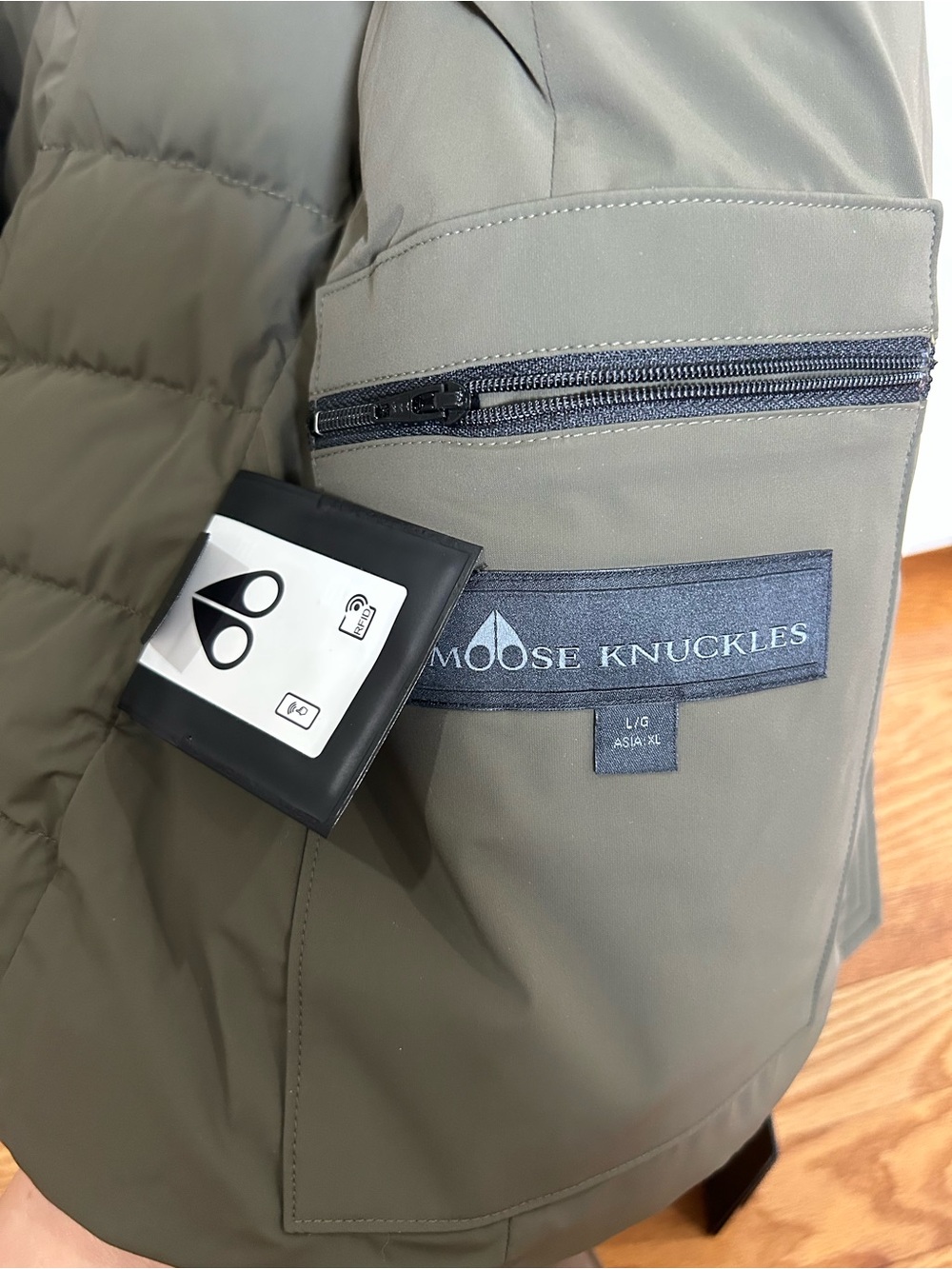 NWT Moose Knuckles Elora Down Jacket Dark Olive Large $745 - Picture 4 of 13